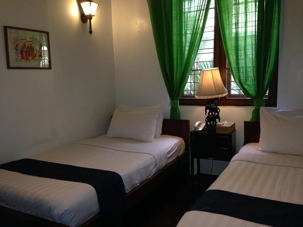 Classique Inn Yangon Exterior foto