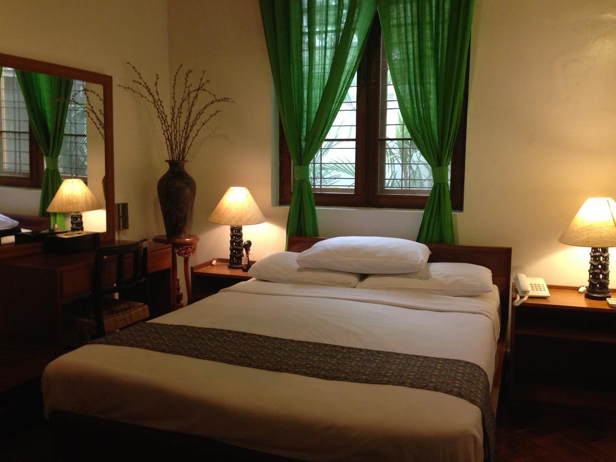 Classique Inn Yangon Exterior foto