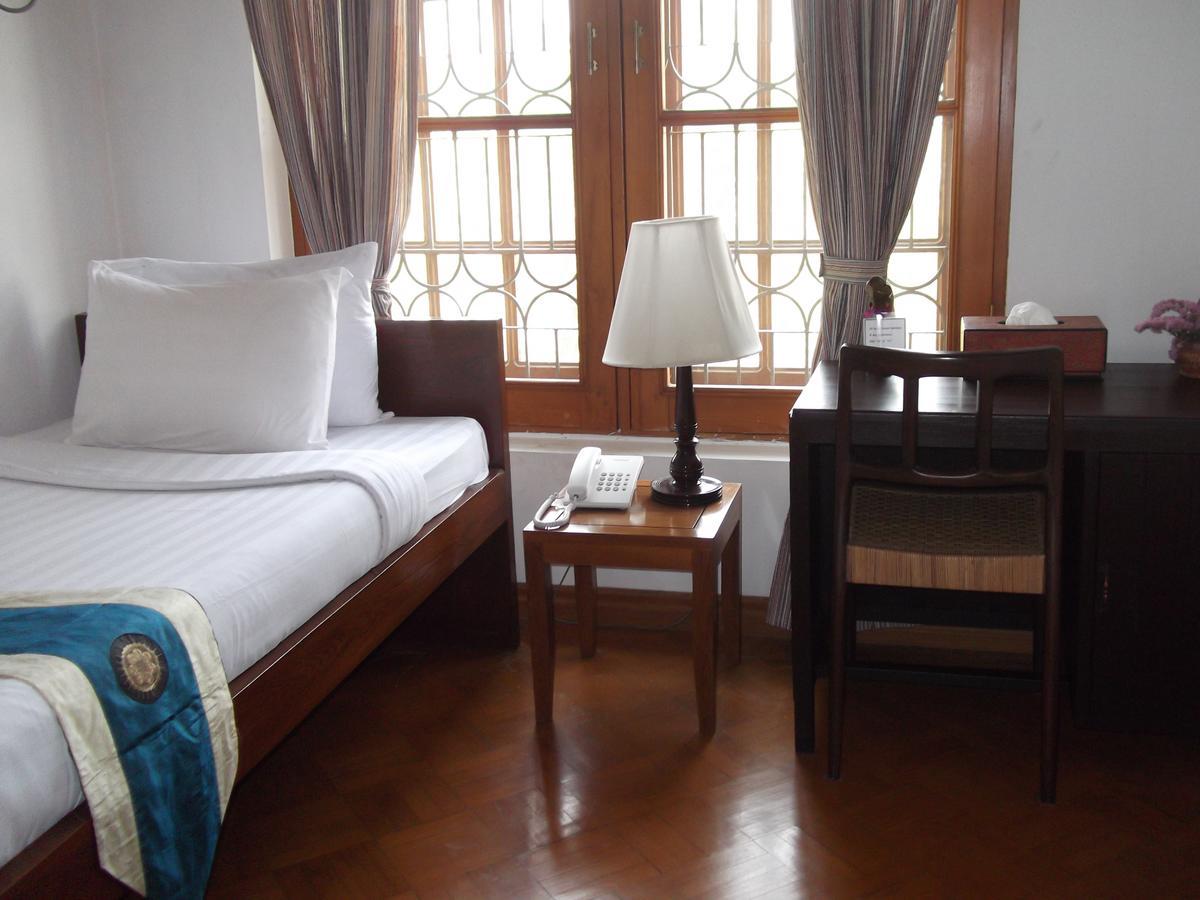 Classique Inn Yangon Exterior foto